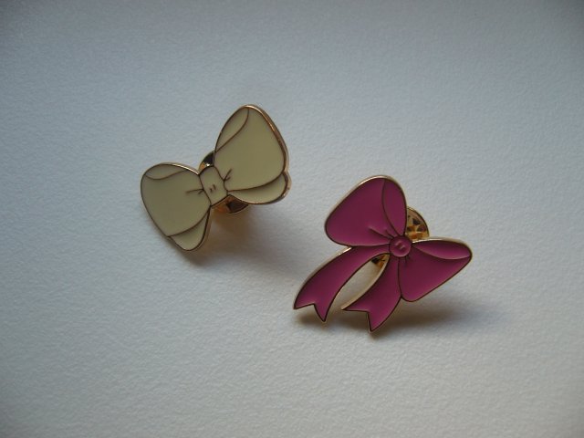 PIN BROSZKI KOKARDY