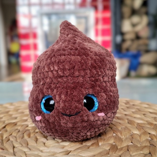 Szydełkowa kupa maskotka handmade