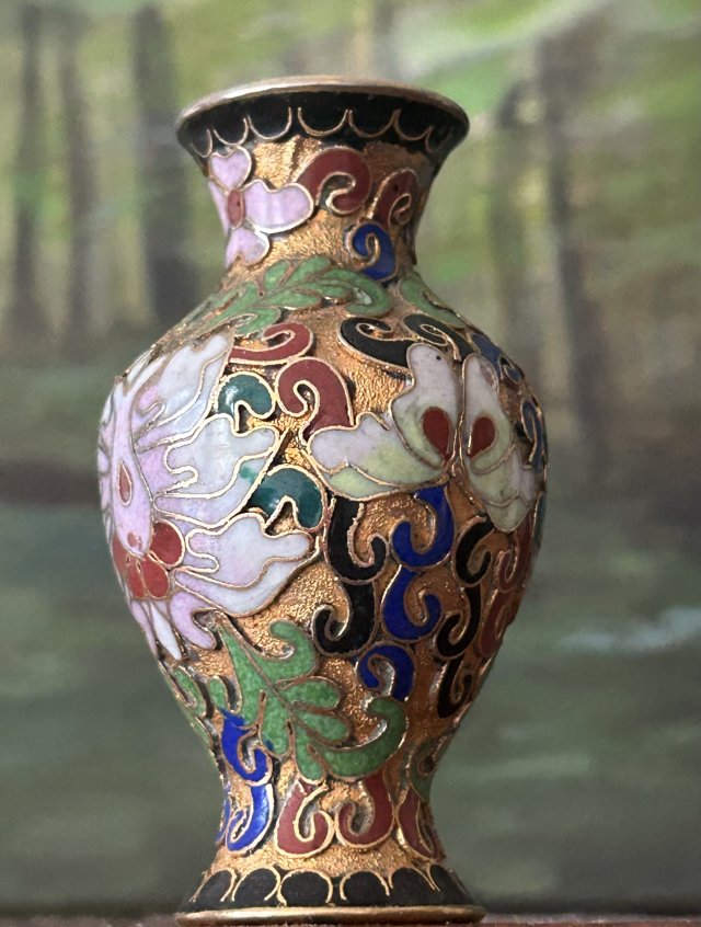 emalia cloisonne - precyzyjnie wykonany zdobiony emalia jubilerską miniaturowy wazonik