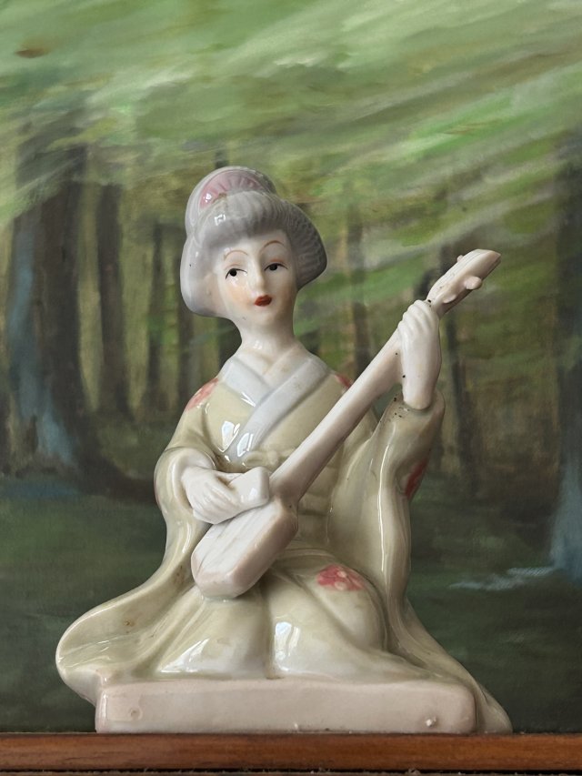 Miss Japan ręcznie malowana porcelanowa figurka