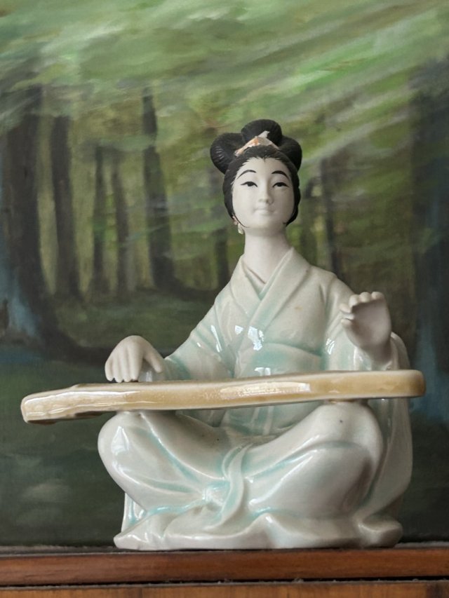 Miss Japan ręcznie malowana porcelanowa figurka