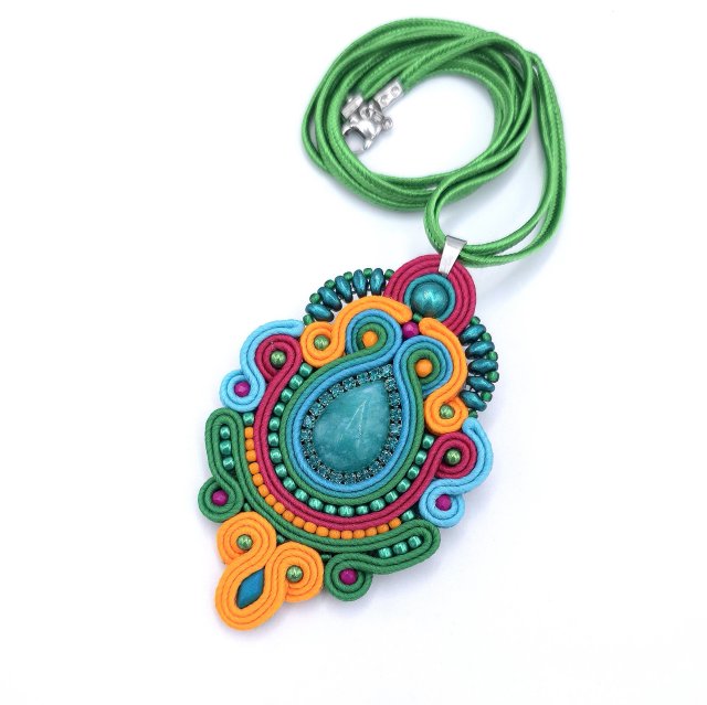 "Jade" wisior sutasz kolorowy barwny w stylu indyjskim z jadeitem