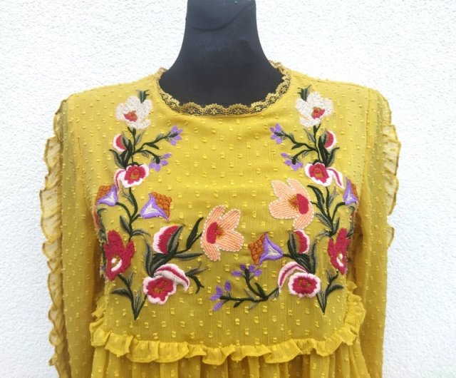 ZARA - BLUZKA Z HAFTEM