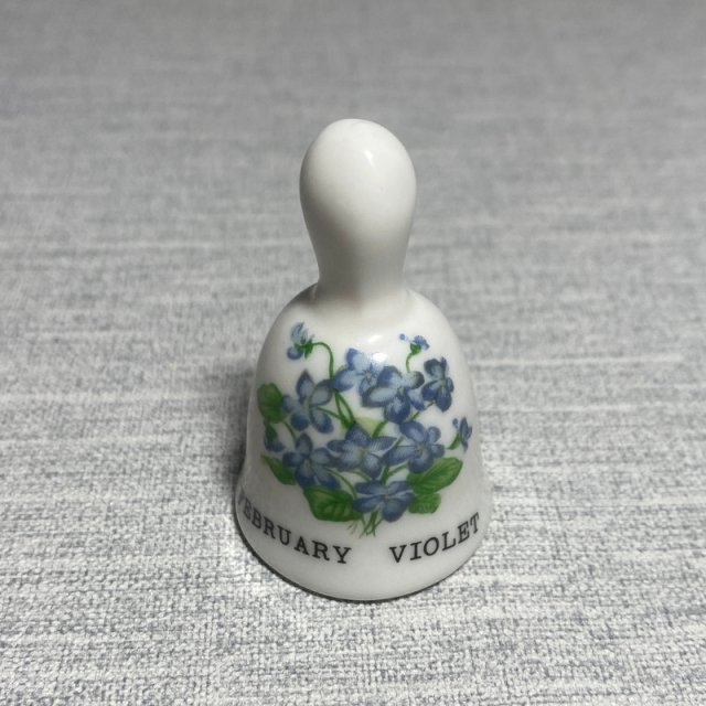 Porcelanowy dzwoneczek february violet