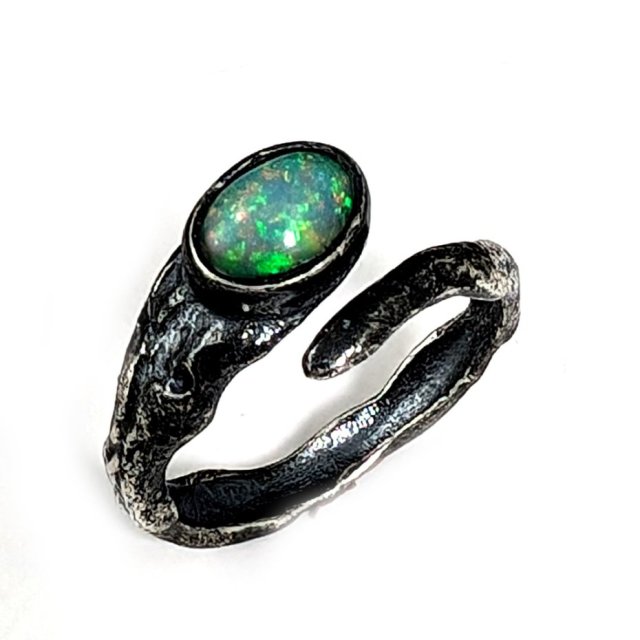 OPAL W SREBRNEJ GAŁĄZCE