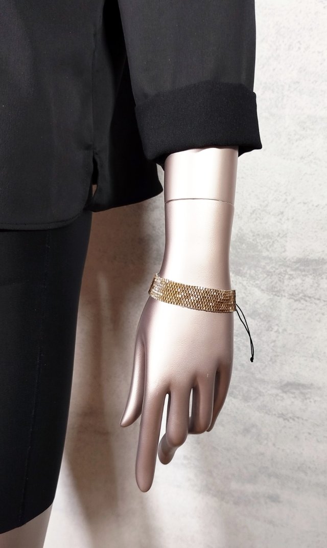 GLAMOUR