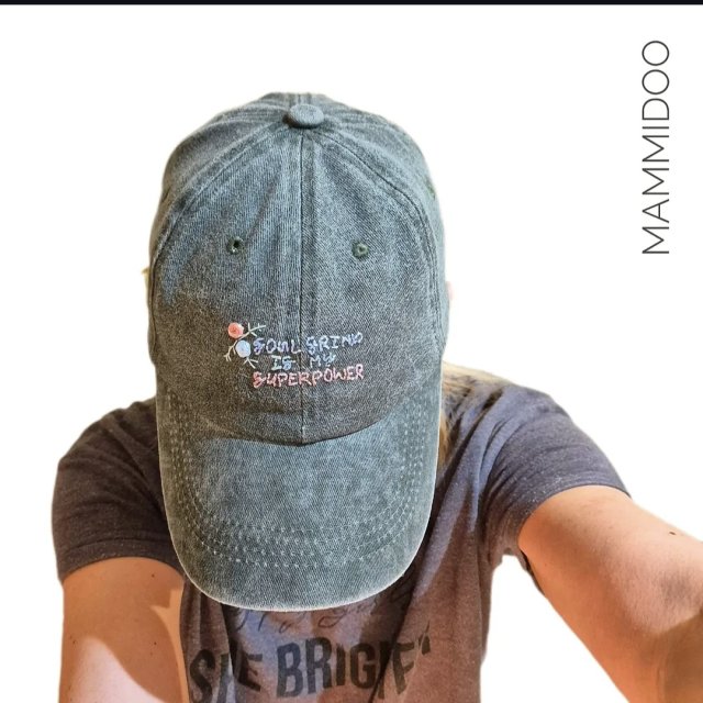 Czapka z daszkiem z haftem personalizowanym