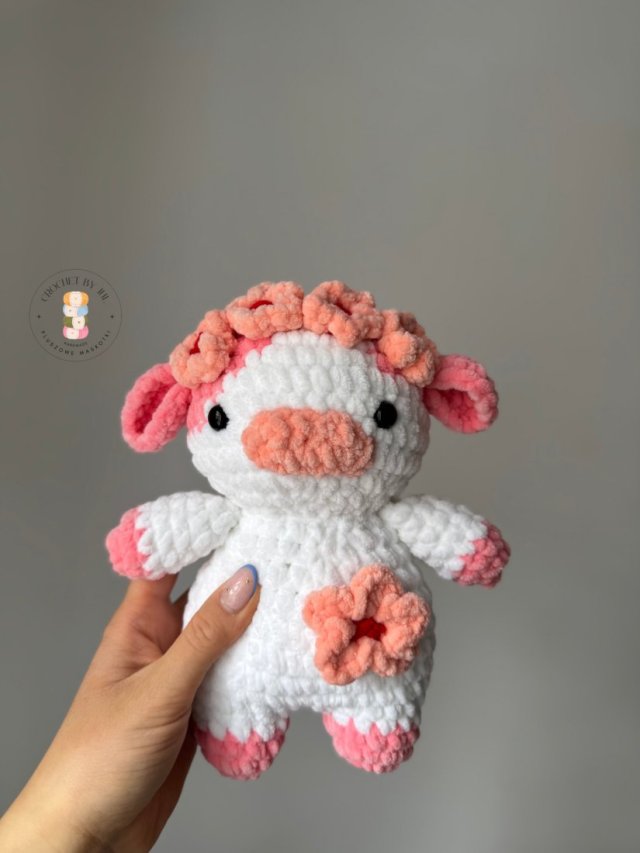 Szydełkowa Krówka Kwiatuszka, pluszowa maskotka handmade, prezent dla dziecka