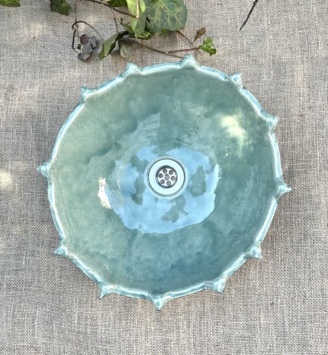 Ceramiczna umywalka "Jeżowiec"