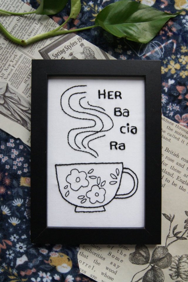 Herbaciara - haft w ramce (czarna)