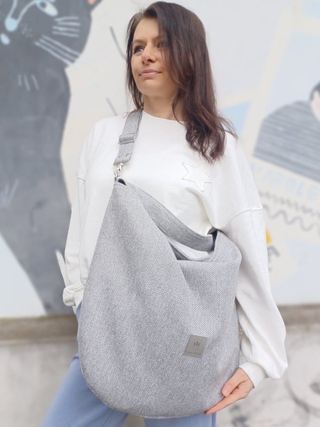 Torba hobo z plecionki tapicerskiej Jasnoszara