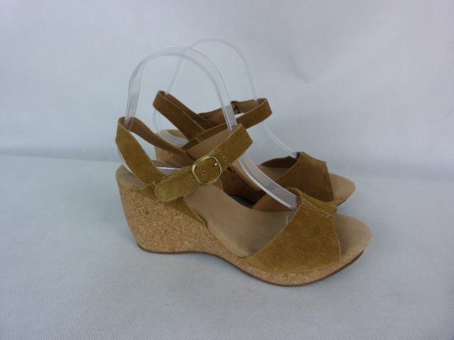 Clarks skórzane sandały skóra zamszowa koturny 5,5 / 38,5 25 cm