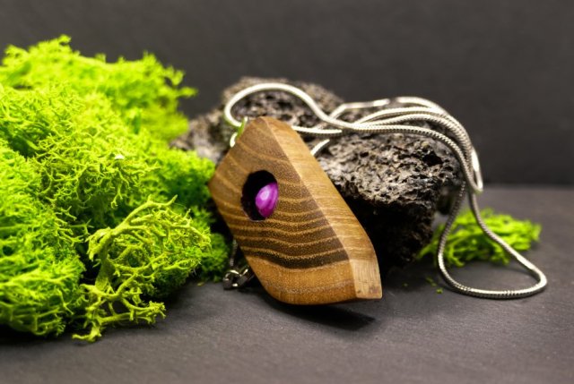 "Akacja Magentowa" – kobiecość zaklęta w drewnie i kamieniu - agat, handmade, prezent