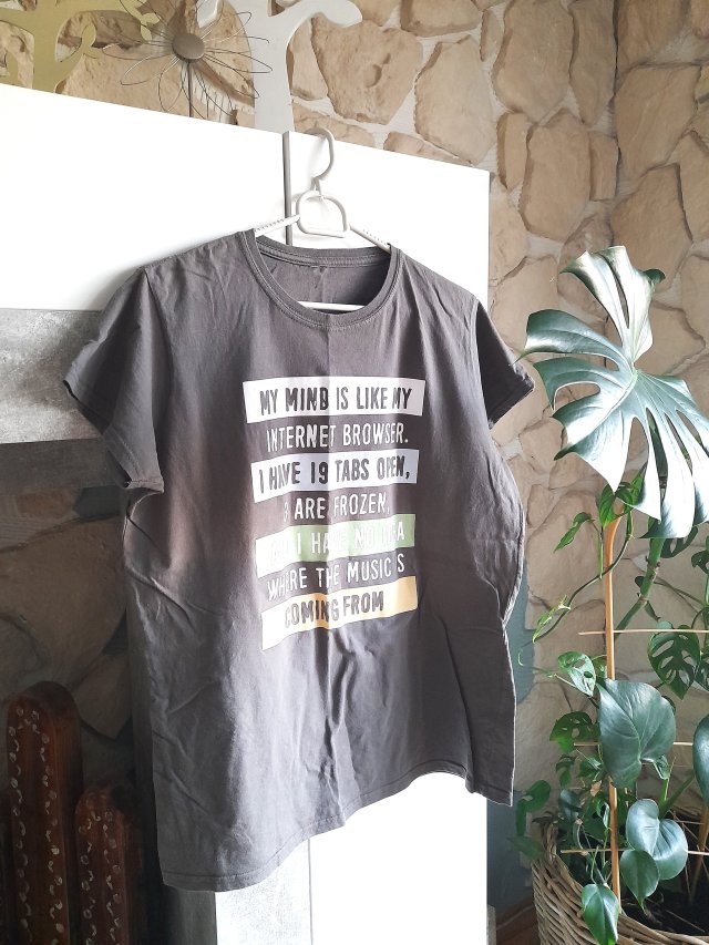 T-Shirt  z napisem M L