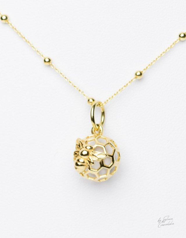 Pszczoła i miód – kobiecy amulet pozłacany naszyjnik 14k złotem.