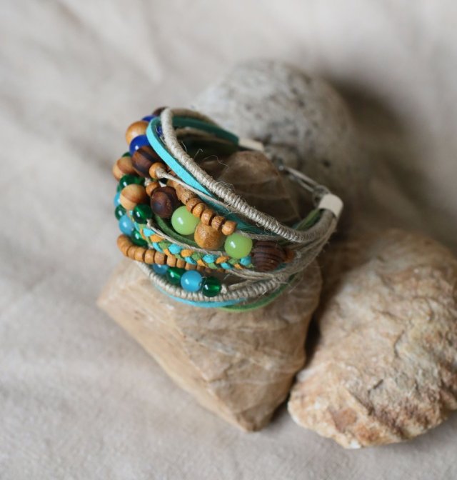Bransoletka boho w kolorach Ziemi