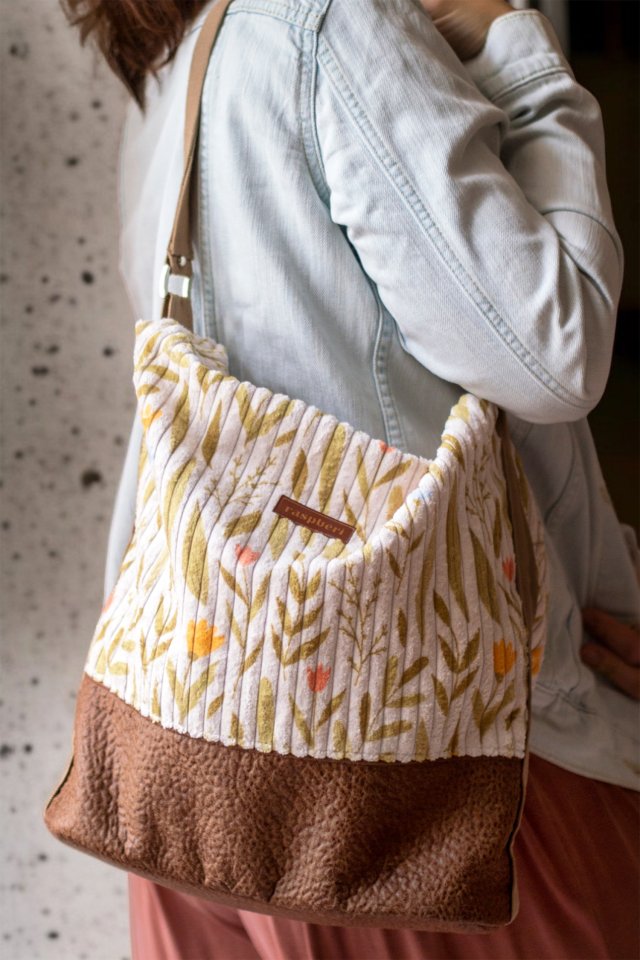 Sztruksowa boho bag w kwiaty