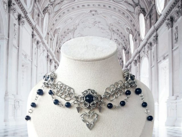 Choker w stylu gotyckim – stal chirurgiczna i szklane koraliki | biżuteria handmade | royal | gothic | fantasy | dark princess
