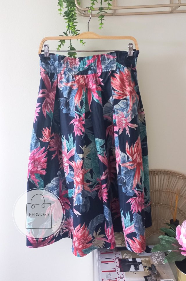 Spódnica midi w kwiaty Stradivarius