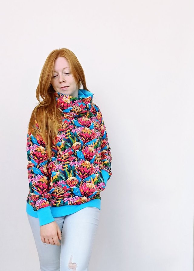 Bluza damska WIOLA kolorowa protea
