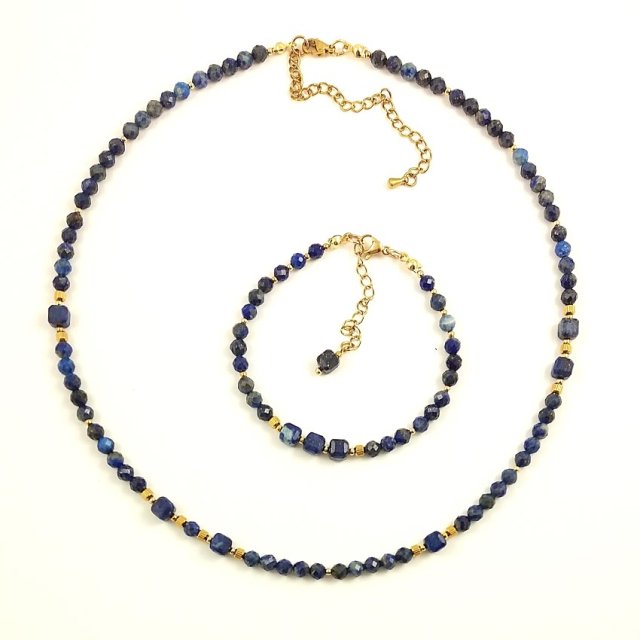 Komplet z lapis lazuli.