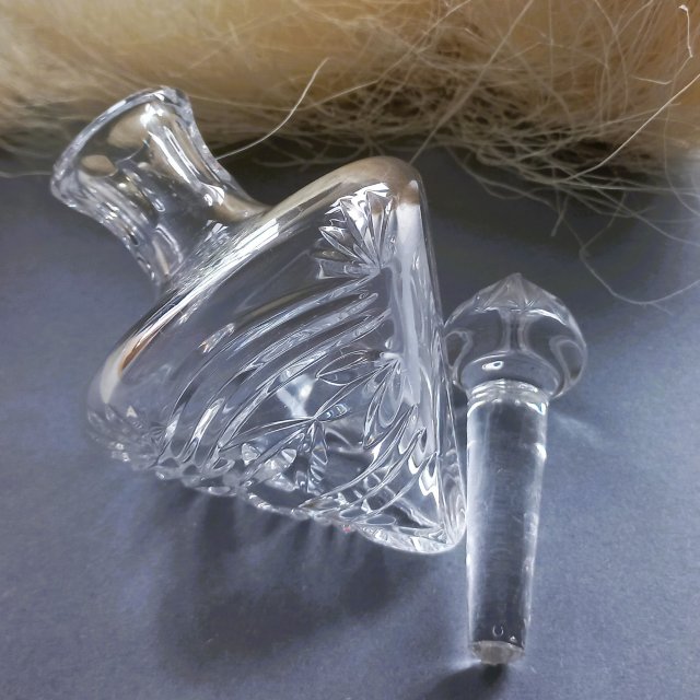 Kryształowy flakonik - perfumetka