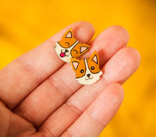 Małe sztyfty z pieskami corgi