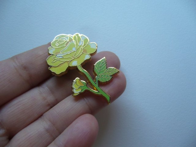 PIN PRZYPINKA BROSZKA RÓŻA