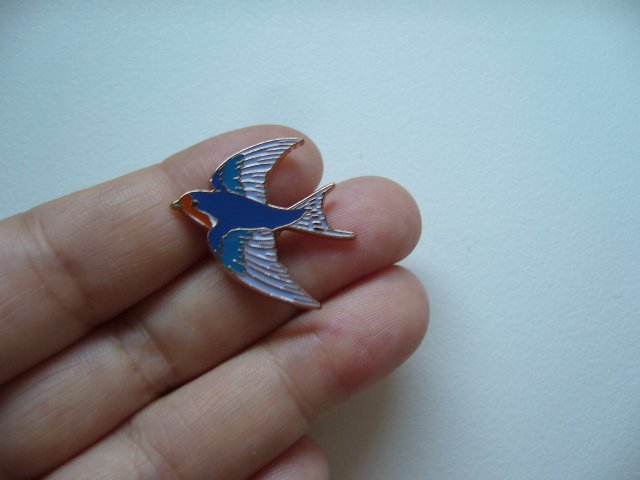 PIN PRZYPINKA BROSZKA JASKÓŁKA
