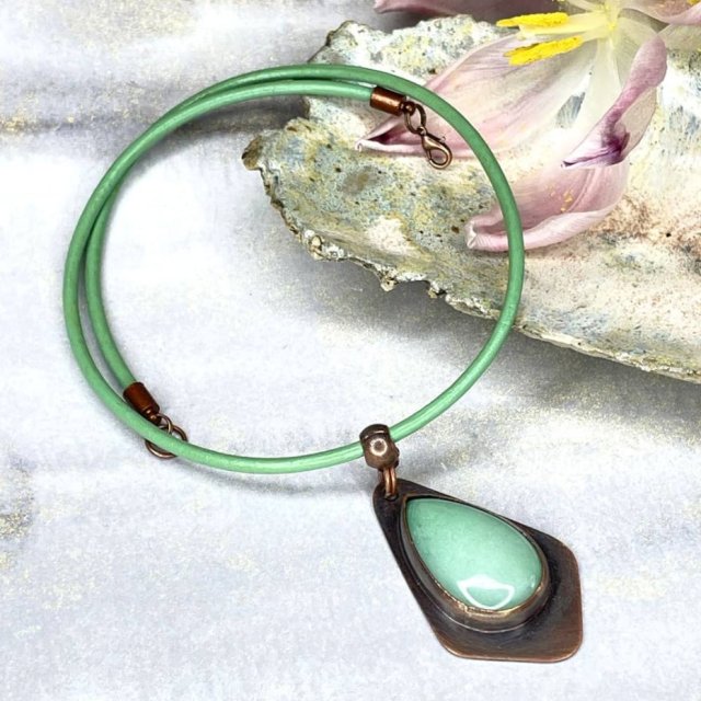 Naszyjnik z miętowym jadeitem c1283
