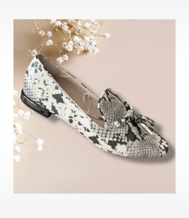 ZARA Leather loafers  in a chic snakeskin pattern