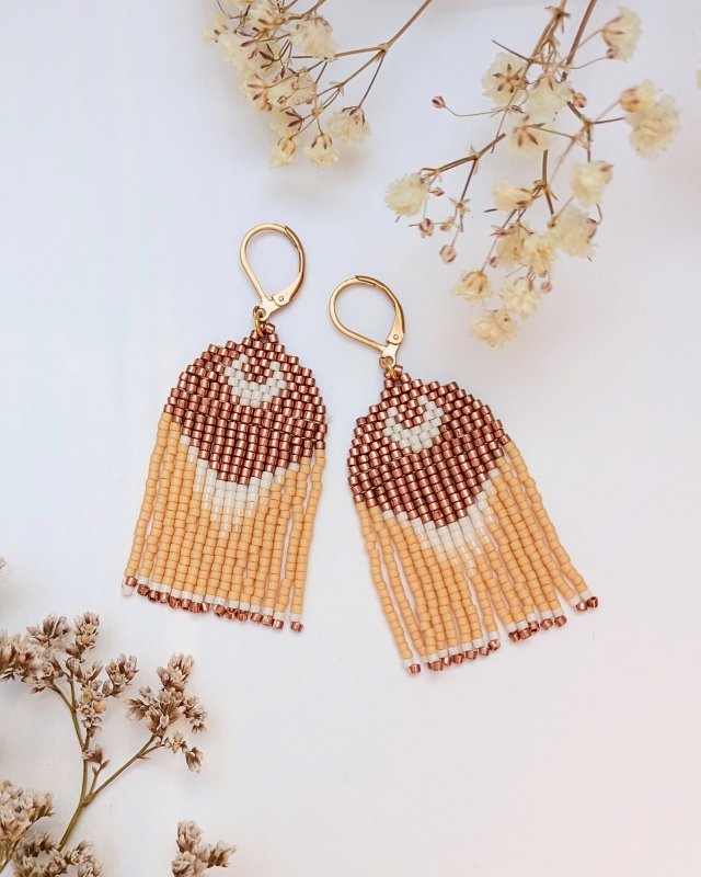 Kremowe księżyce - kolczyki ze szklanych koralików w stylu boho