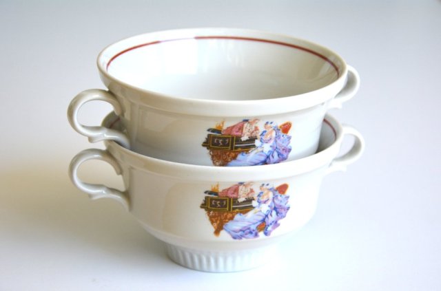 Porcelana Połonne Miseczki bulionówki prl