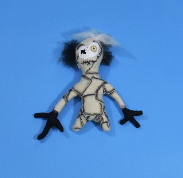 "FrankenDoll" – szalona lalka z drugiego obiegu