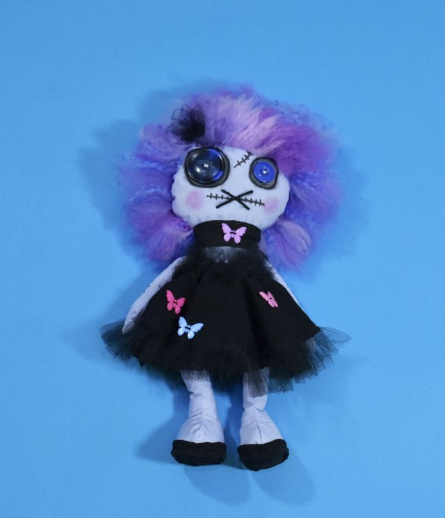 "Violettka" – mroczna laleczka z motylkami (NastyCrazyToys)
