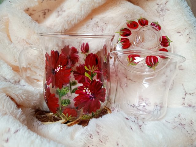 Szklany kubek z zaparzaczem hibiskus ręcznie malowany 370 ml.