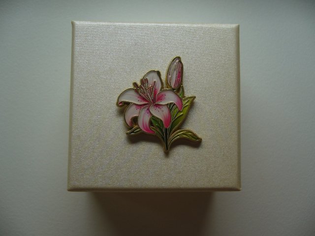 PIN PRZYPINKA BROSZKA LILIE