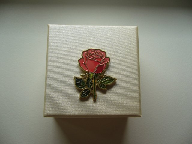 PIN PRZYPINKA BROSZKA RÓŻA