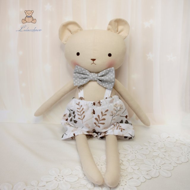Miś Antoś przytulanka w spodenkach białych w leśne wzorki, handmade