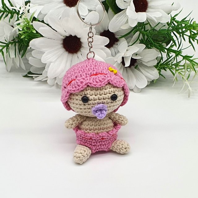 Breloczek - dzidziuś szydełkowy