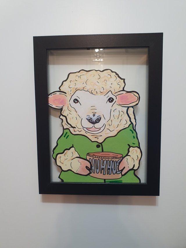 Grafika Obraz OWCA HUMMUS 18x23