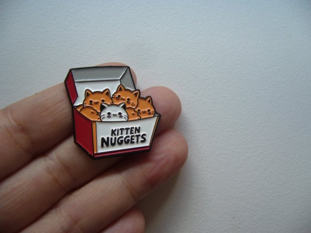 PIN PRZYPINKA BROSZKA KOTKI