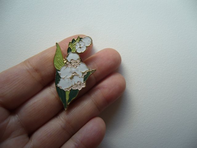 PIN PRZYPINKA BROSZKA KONWALIE
