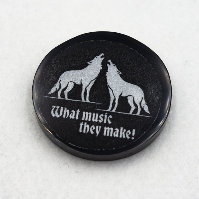 Magnes gotycki z żywicy z wilkami magnet Goth 001