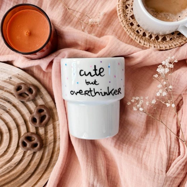 CUTE BUT OVERTHINKER ręcznie malowany kubek barowy 350ML