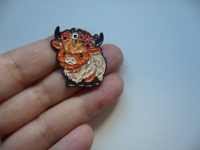 PIN PRZYPINKA BROSZKA KROWA KRÓWKA
