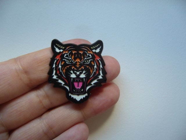 PIN PRZYPINKA BROSZKA TYGRYS GŁOWA TYGRYSA