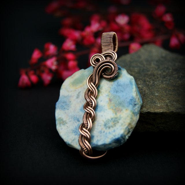 Koral fossil wisiorek wire wrapping