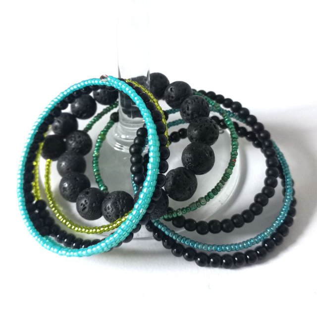 Bransoletka owijka lawa i black stone
