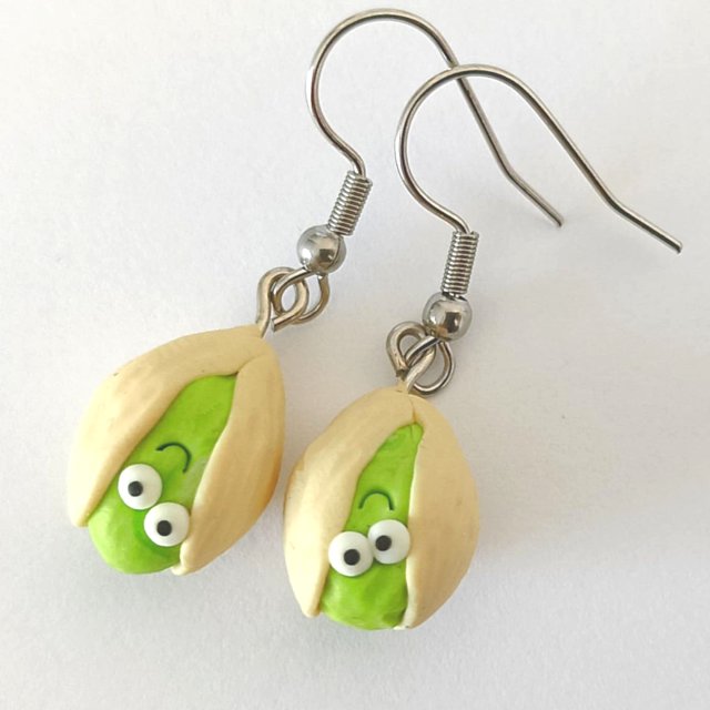 Śmieszne kolczyki pistacje